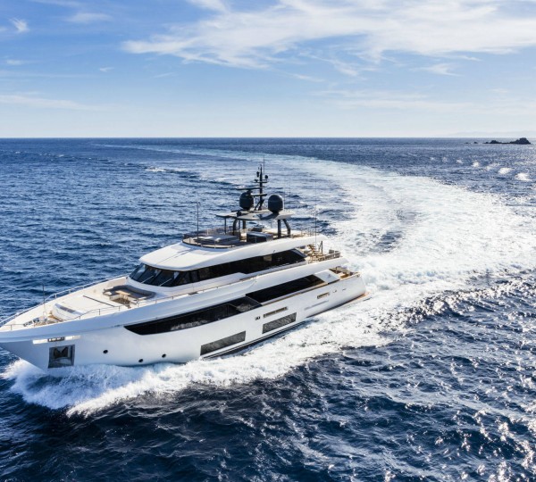 Yacht M/Y NOMAD, Custom Line Navetta 33 CHARTERWORLD Luxury